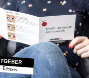 Mama liest den Elternratgeber